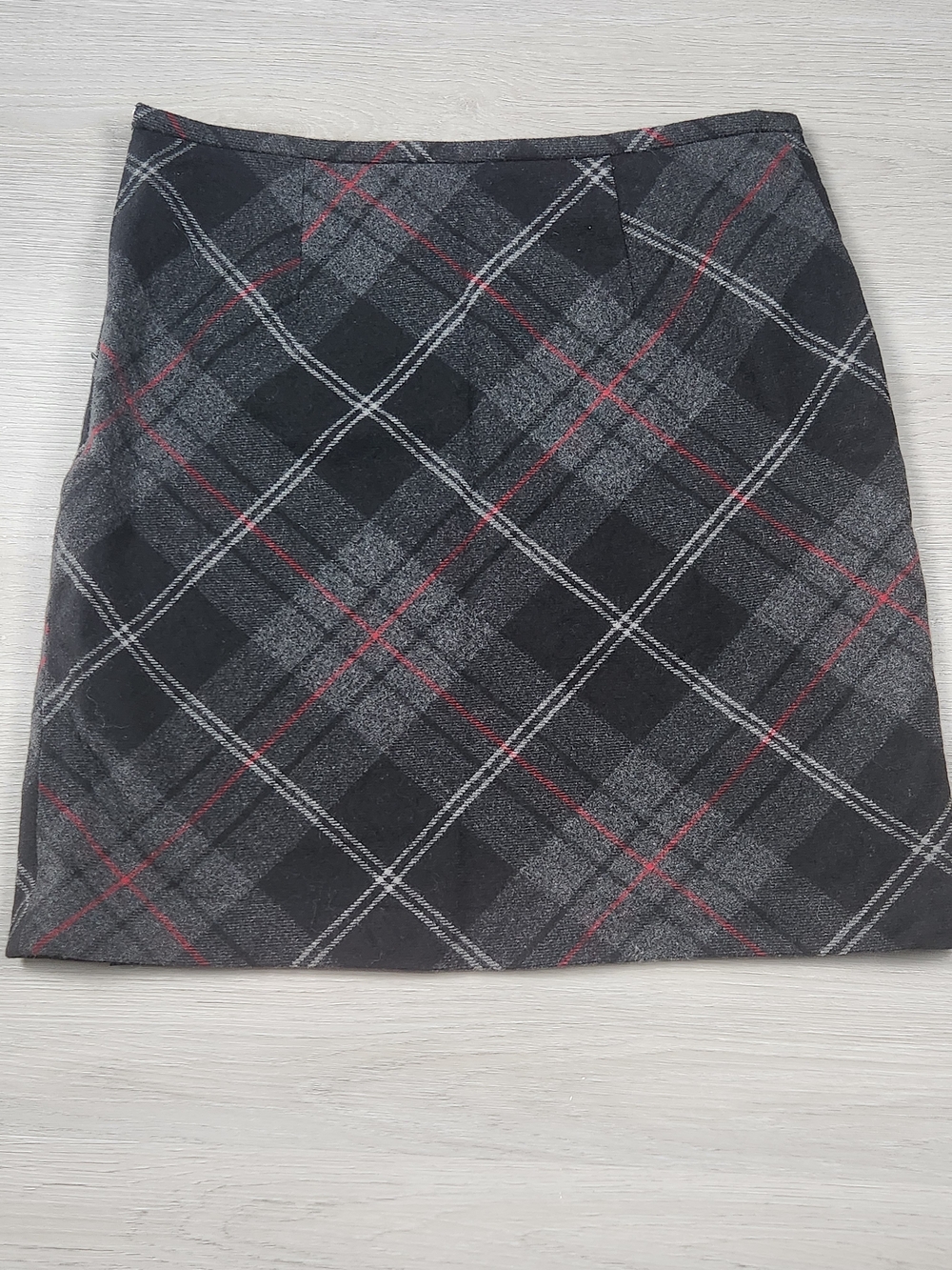 Eddie Bauer plaid wool mini skirt size 8 preppy dark academia